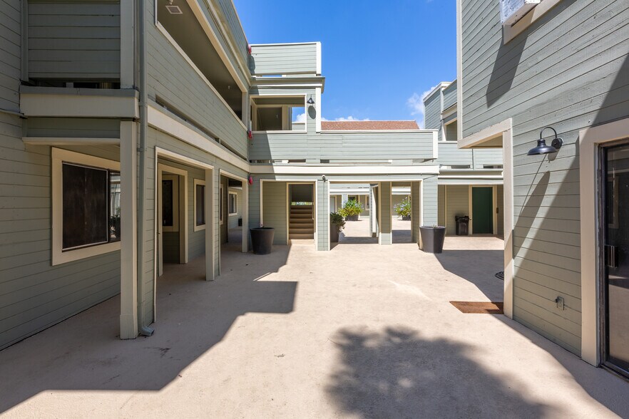 More Photos Of 311-313 E Pine St, Santa Ana Apartments For Sale