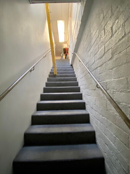 More Photos Of 826 Pico Blvd, Santa Monica Storefront For Sale