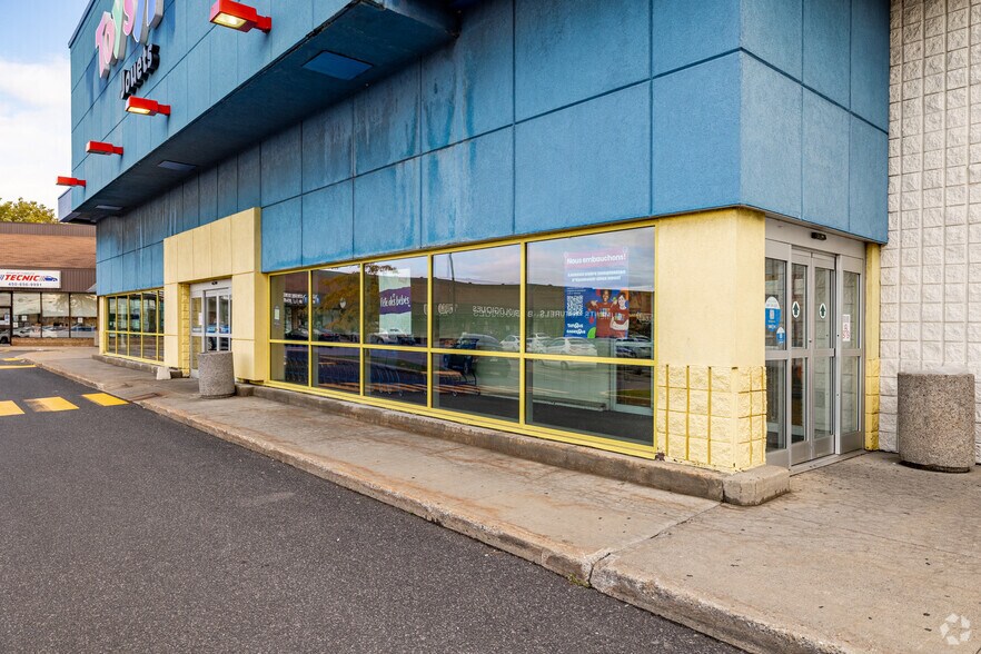 More Photos Of 6855 Boul Taschereau, Brossard Department Store For Lease