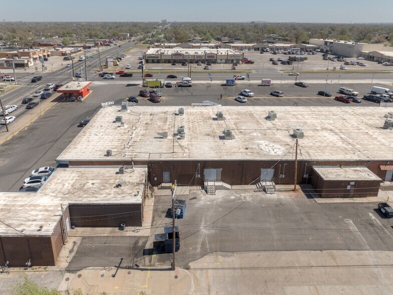 More Photos Of 4501-4609 S May Ave, Oklahoma City General Retail For Lease