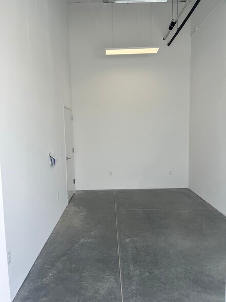 More Photos Of 18021 Longenbaugh Rd, Cypress Warehouse For Lease