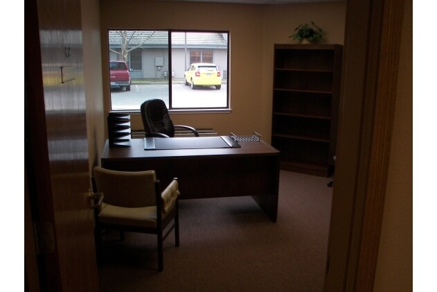 More Photos Of 1510 Poole Blvd, Yuba City Office For Lease