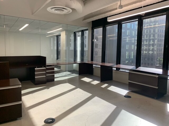 More Photos Of 700 S Flower St, Los Angeles Office For Lease
