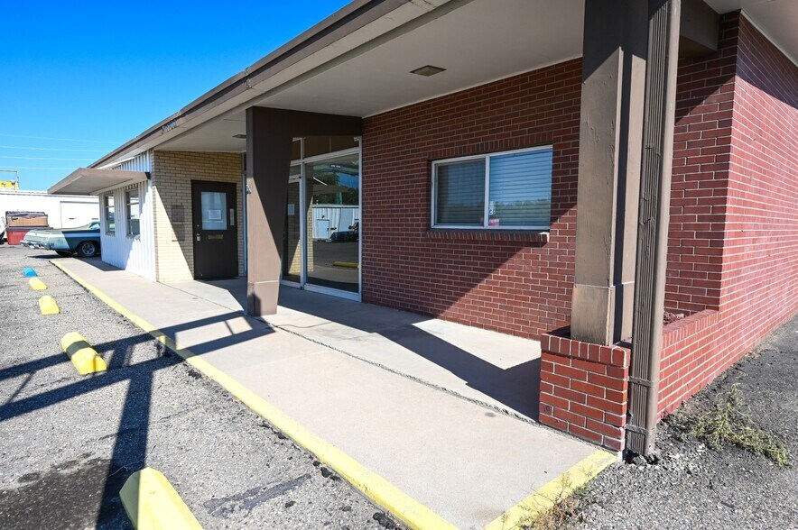 More Photos Of 1700 I 70 Business Loop, Grand Junction Flex For Lease