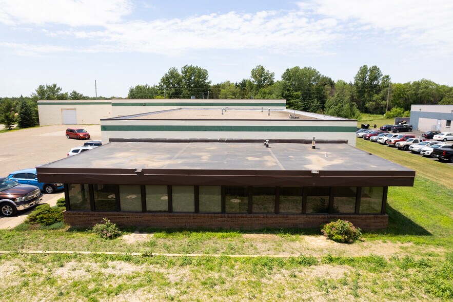 More Photos Of 15720 NE Lincoln St, Andover Manufacturing For Lease