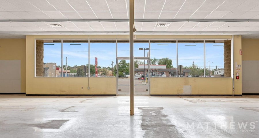 More Photos Of 407 W Hopi Dr, Holbrook Freestanding For Sale