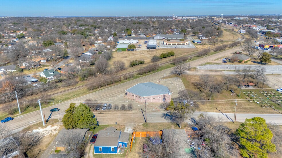 More Photos Of 300 Santa Fe Trl, Duncanville Freestanding For Sale
