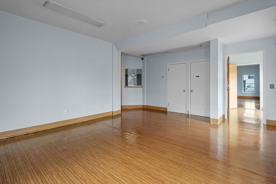 More Photos Of 100 Smithfield Ave, Pawtucket Medical For Sale