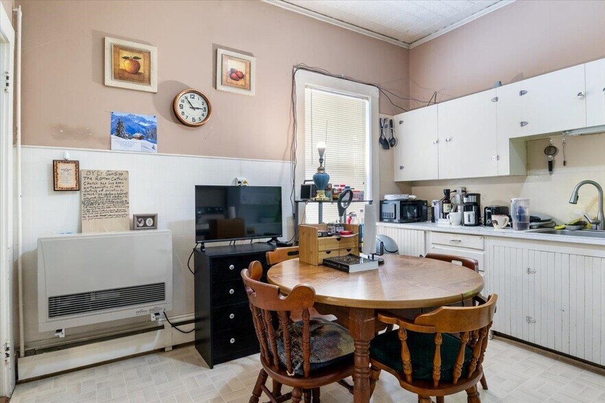 More Photos Of 6 Dawson St, Milton Storefront Retail Residential For Sale