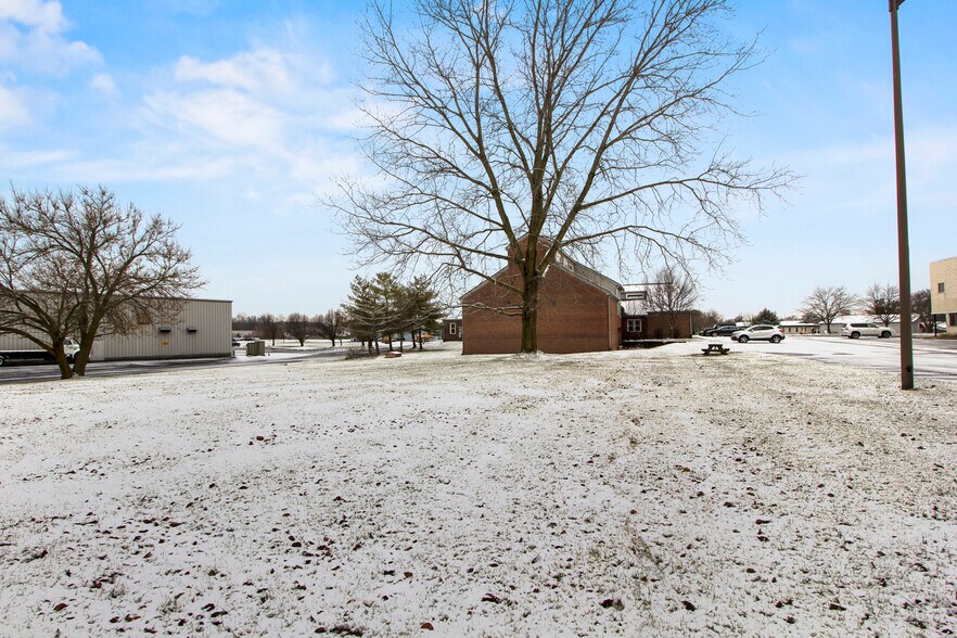 More Photos Of 4700 Northwest Plaza West Dr, Zionsville Loft Creative Space For Sale