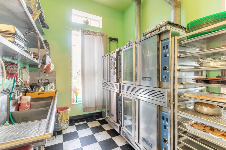 More Photos Of 197 E Church St, Deland General Retail For Sale