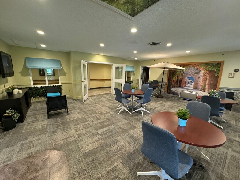 More Photos Of 725 Gibralter St, Norfolk Flex For Sale