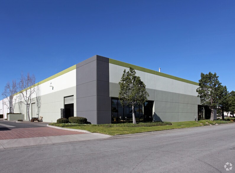 More Photos Of 1650 Beacon Pl, Oxnard Warehouse For Sale