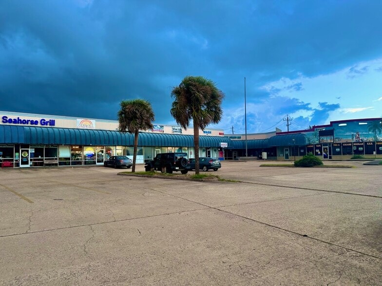 More Photos Of 3802 Cove View Blvd, Galveston Convenience Store For Sale