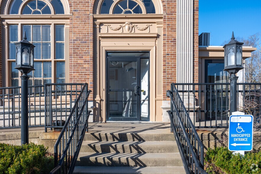 More Photos Of 226 Main St, Wareham Bank For Lease