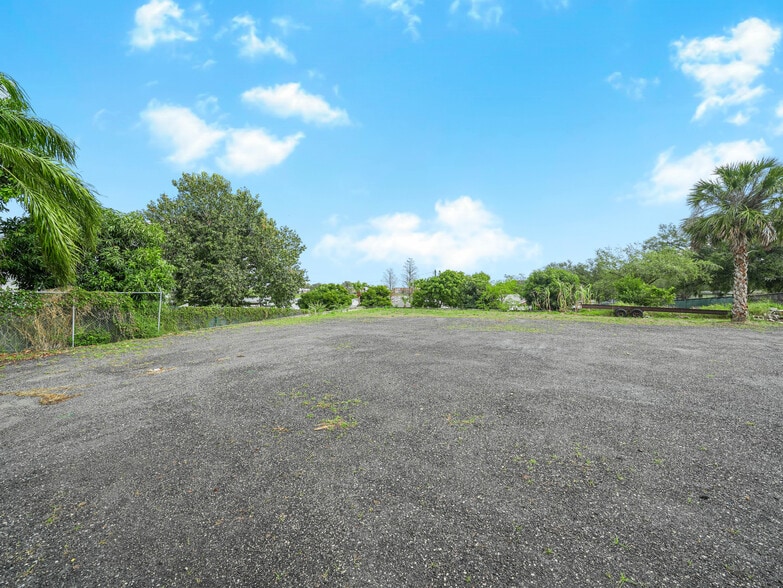 More Photos Of 2520 Lake Alfred Rd, Winter Haven Auto Dealership For Lease