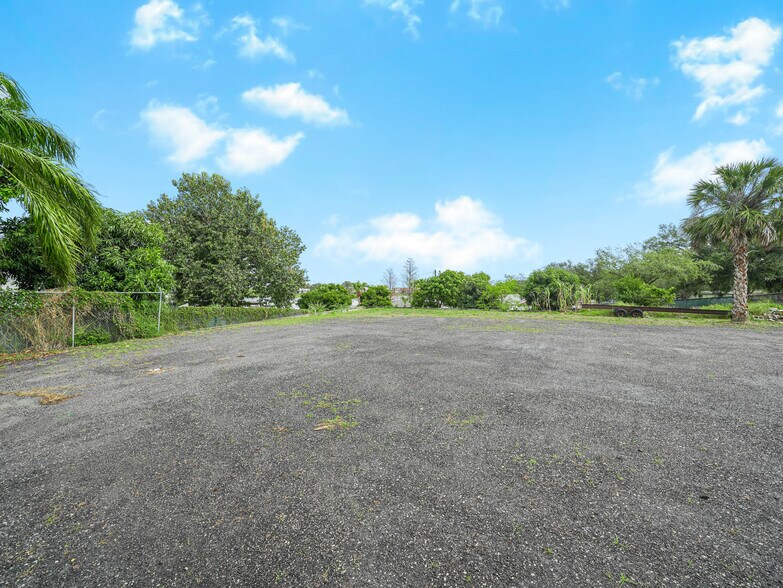 More Photos Of 2520 Lake Alfred Rd, Winter Haven Auto Dealership For Sale