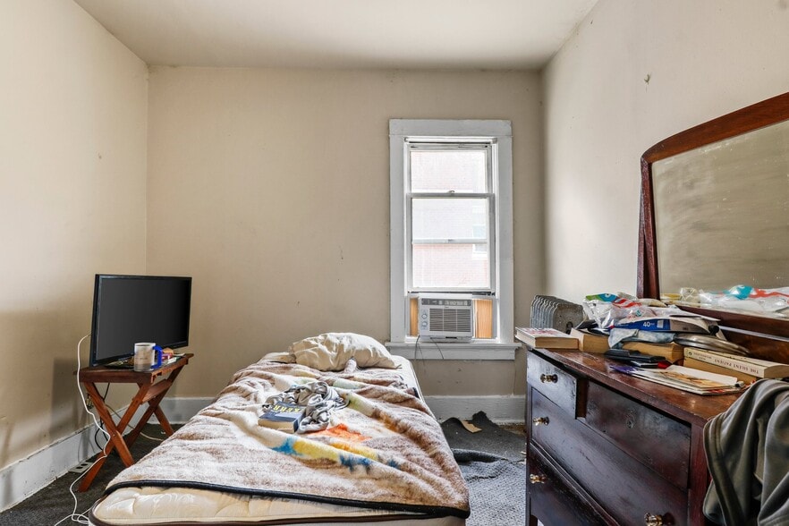 More Photos Of 2118 Atwood Ave, Madison Storefront For Sale