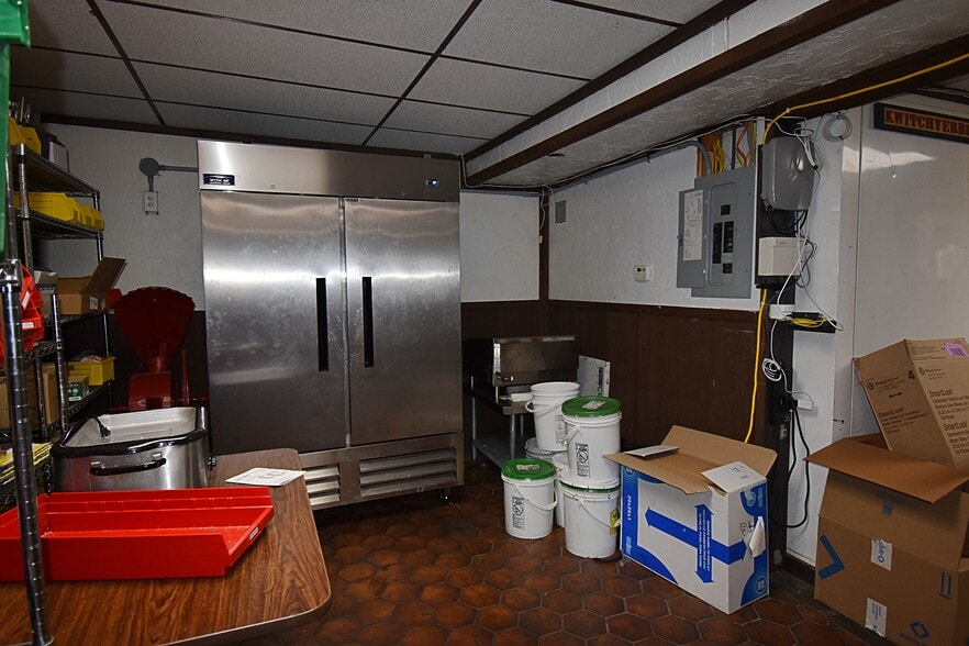 More Photos Of 911 South St, Jesup Restaurant For Sale