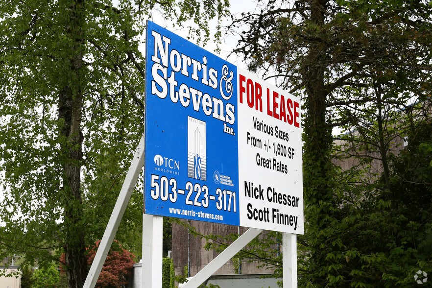 More Photos Of 5699 SE International Way, Milwaukie Warehouse For Lease