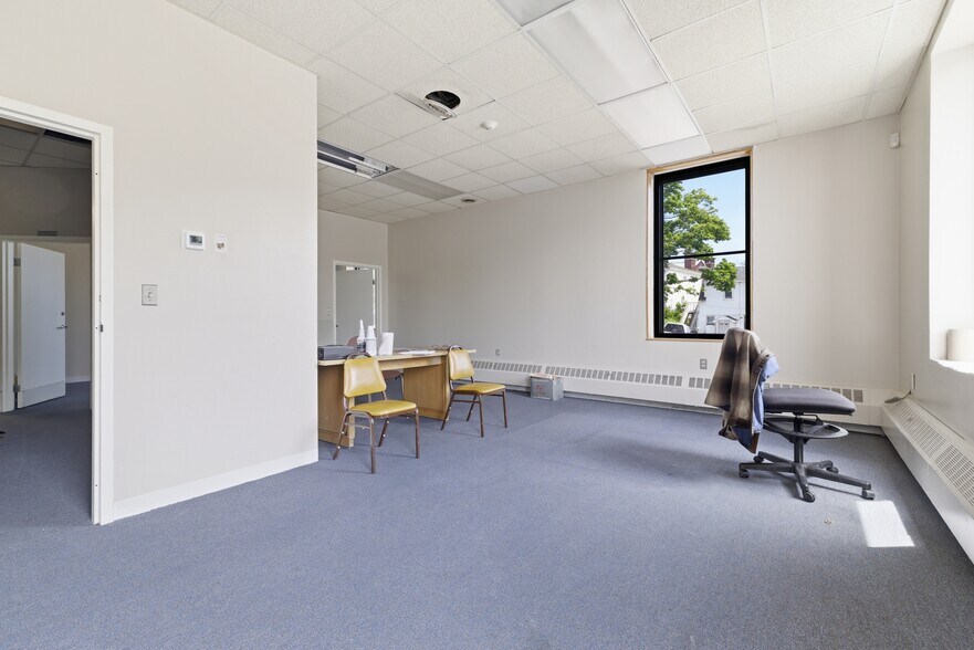 More Photos Of 32 Belmont St, Brockton Office For Lease