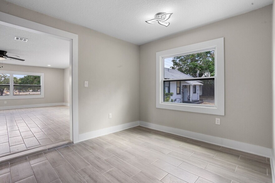 More Photos Of 209 N 14th St, Leesburg Office Residential For Sale