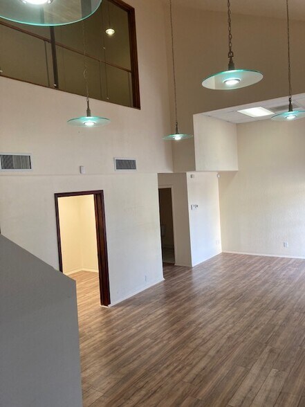 More Photos Of 2567-2579 N 1st Ave, Tucson Office For Sale