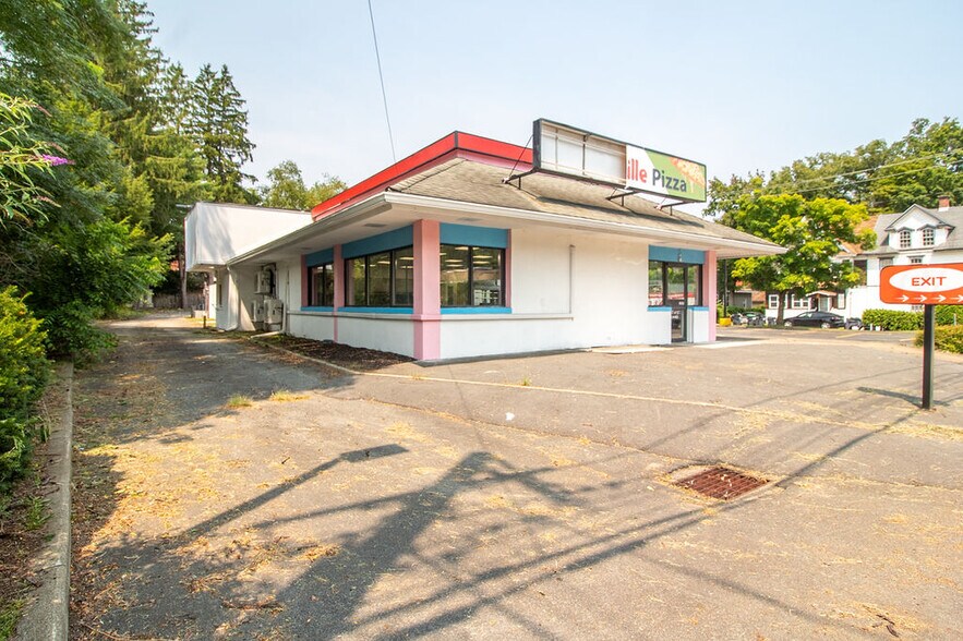 More Photos Of 127 S Main St, Ellenville Fast Food For Sale