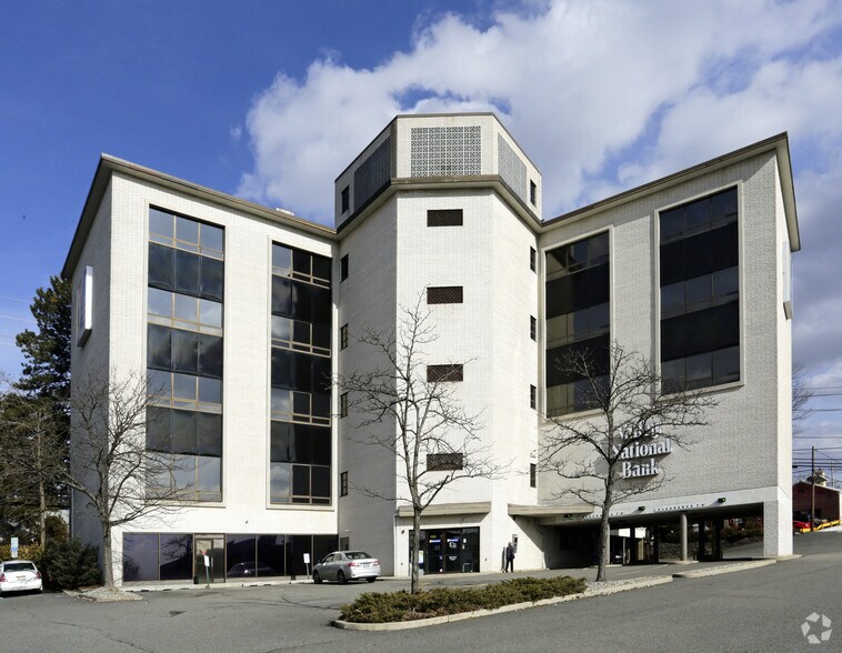 More Photos Of 80 E Ridgewood Ave, Paramus Office For Lease