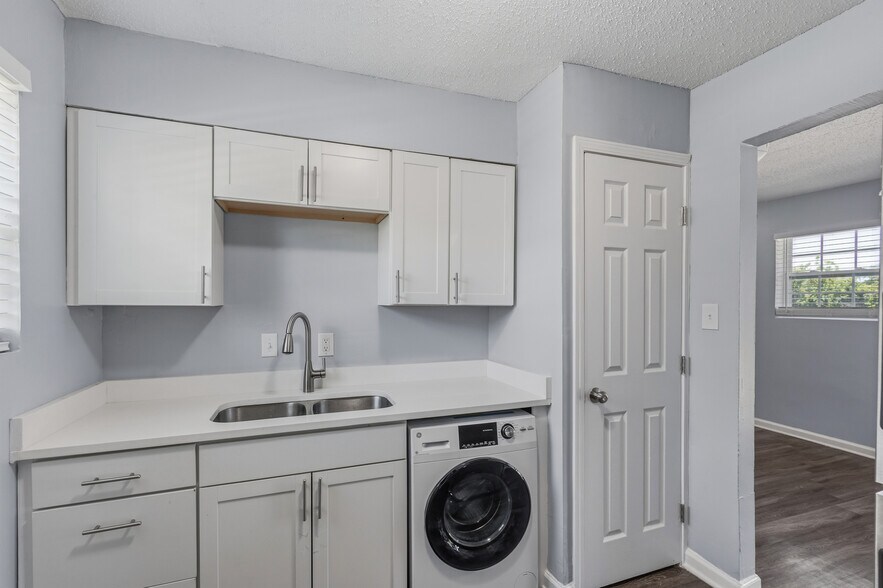 More Photos Of 1060 Merriwether Ave, Memphis Apartments For Sale