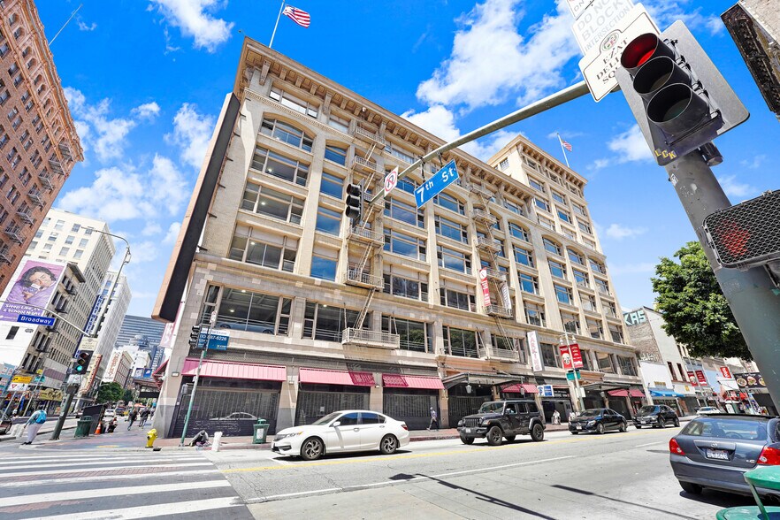 More Photos Of 309 W 7th St, Los Angeles Loft Creative Space For Lease