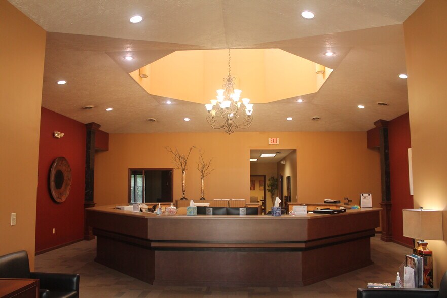 More Photos Of 1401 Financial Park, Carbondale Office For Sale