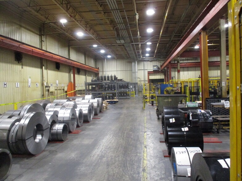 More Photos Of 2800 Estes St, Norton Shores Manufacturing For Sale