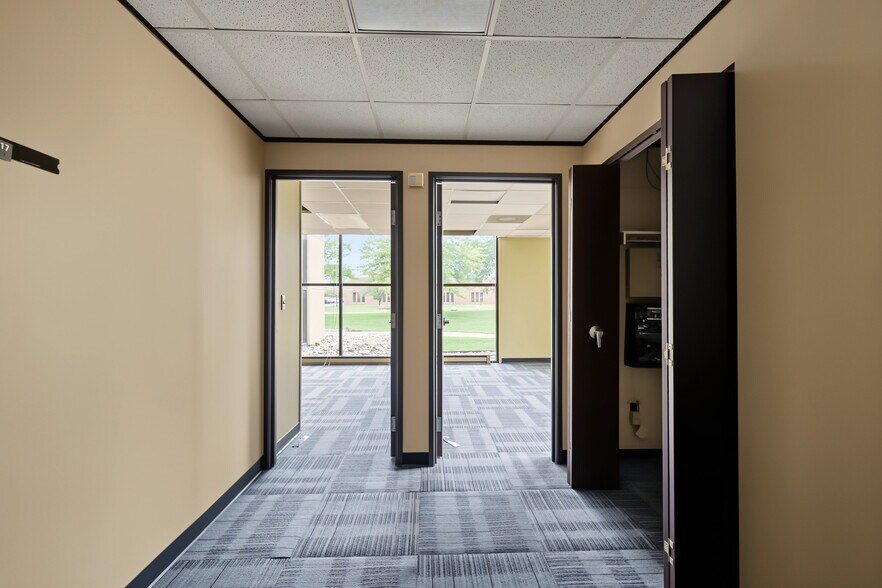 More Photos Of 15201 Mercantile Dr, Dearborn Light Manufacturing For Sale