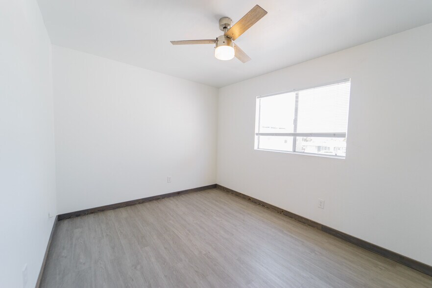 More Photos Of 562-564 11th St, Imperial Beach Apartments For Sale