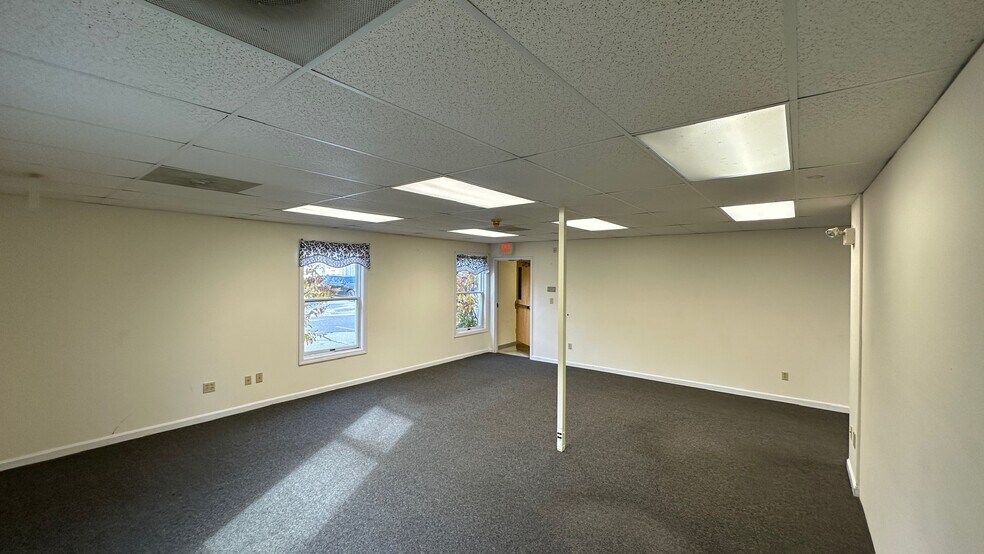 More Photos Of 16 Jan Sebastian Dr, Sandwich Office For Sale