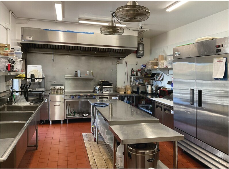 More Photos Of 95-5673 Mamalahoa, Naalehu Restaurant For Sale