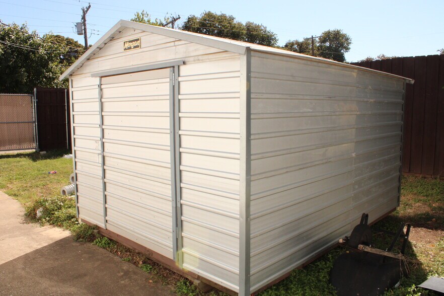 More Photos Of 706 Springdale Rd, Bedford Office For Sale