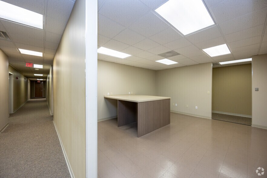 More Photos Of 6075 The Corners Pky, Peachtree Corners Office For Lease