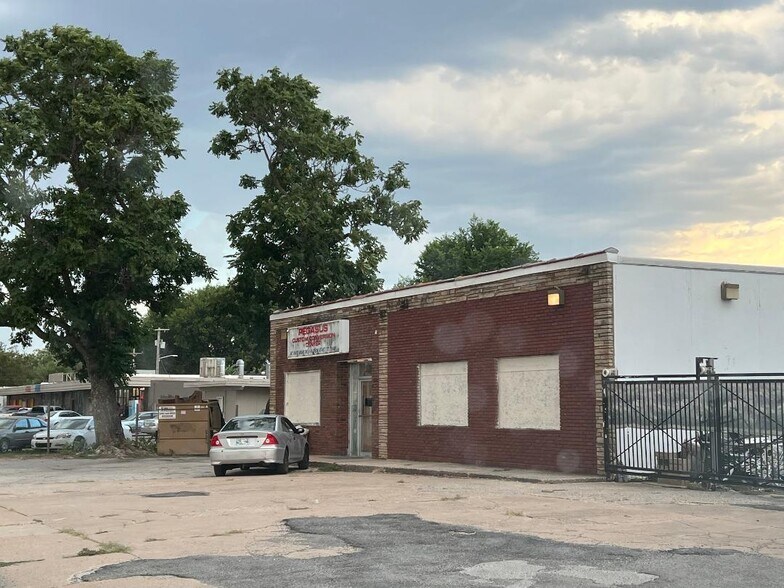 More Photos Of 4532 Charles Page Blvd, Tulsa General Retail For Lease