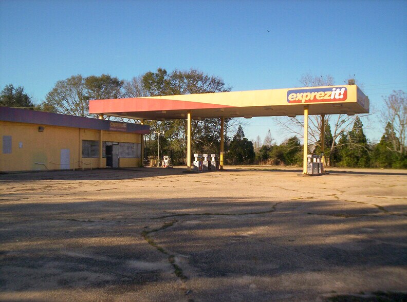 More Photos Of 2982 Pat Thomas Pky, Quincy Convenience Store For Sale