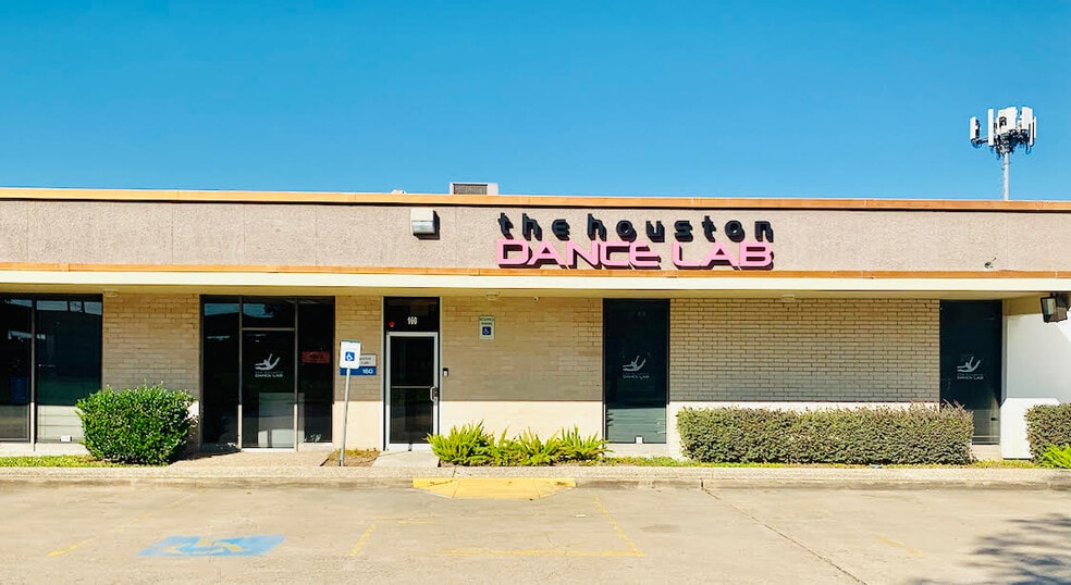 Primary Photo Of 3939 Hillcroft Ave, Houston Storefront For Lease