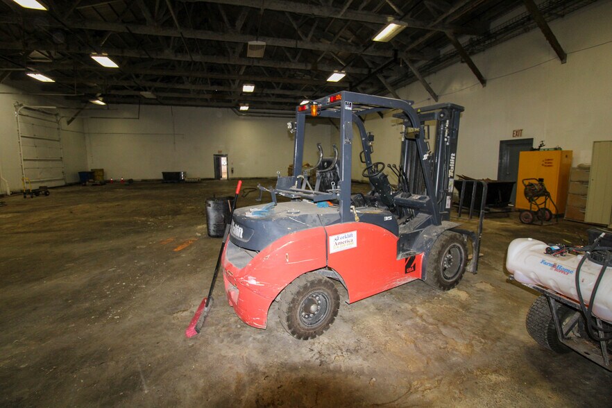 More Photos Of 7350 State Route 111, South Roxana Industrial For Sale