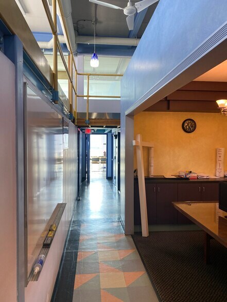 More Photos Of 77 Gazza Blvd, Farmingdale Showroom For Sale