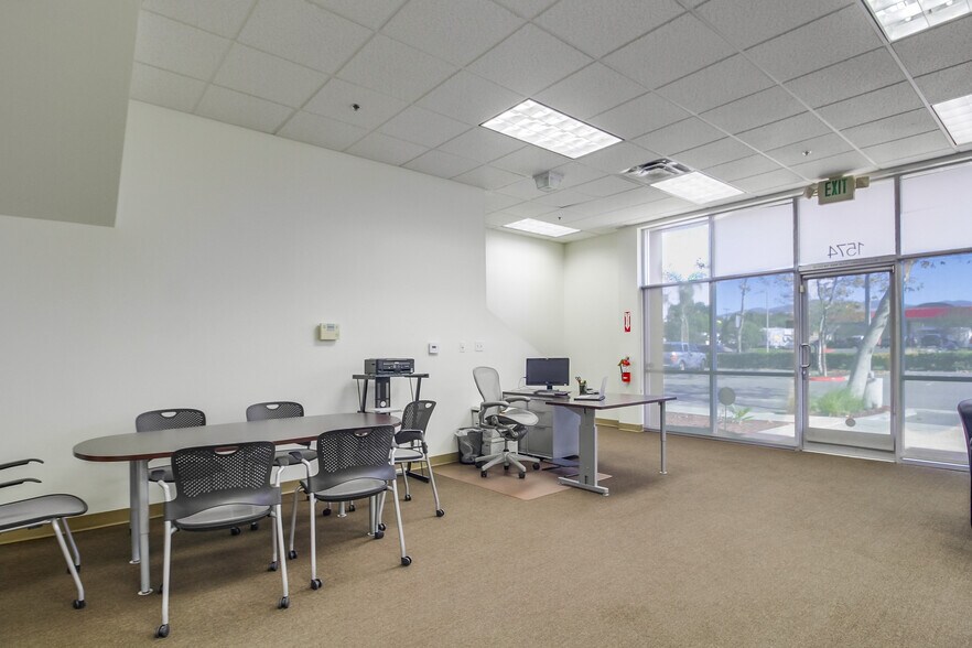 More Photos Of 1568 Lancaster Point Way, San Diego Flex For Sale