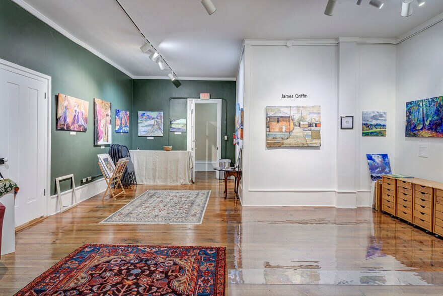 More Photos Of 107 E Main St, Jonesborough Storefront For Sale