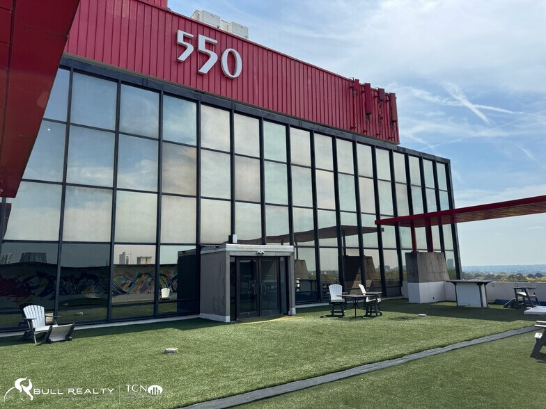 More Photos Of 550 Pharr Rd NE, Atlanta Office For Sale
