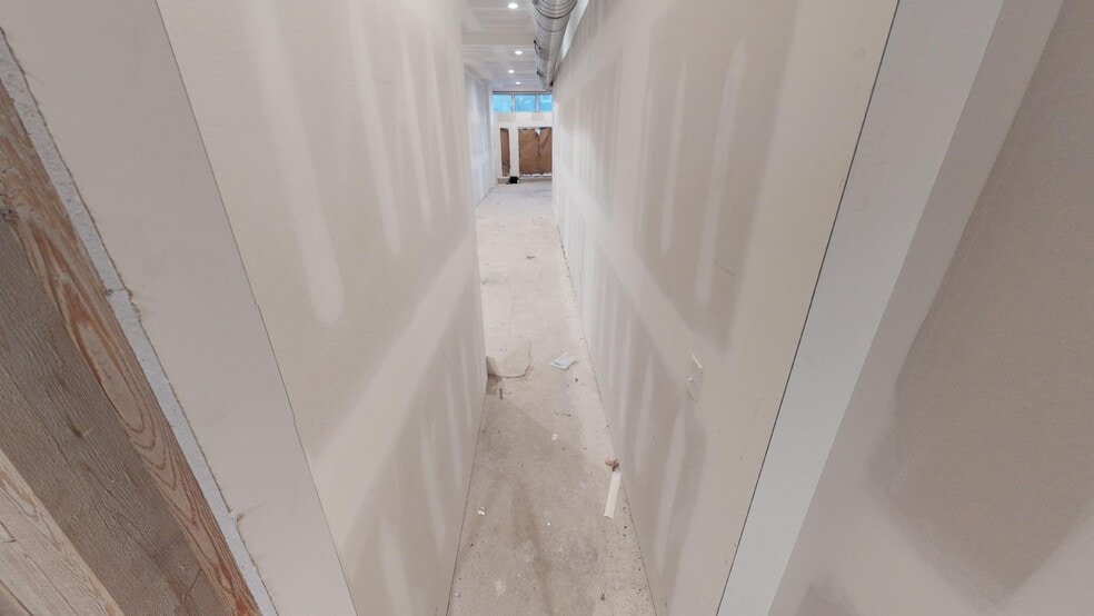 More Photos Of 1030 Hollins St, Baltimore Storefront Retail Office For Lease