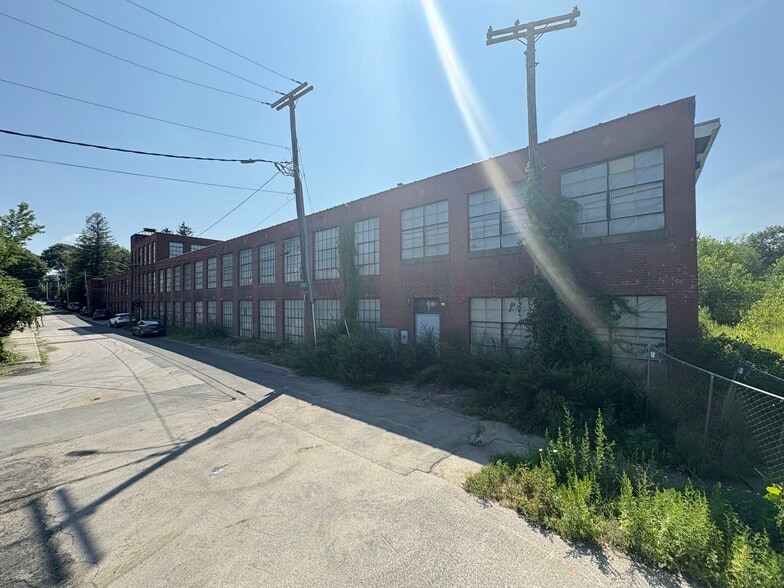 More Photos Of 21-35 Pearl St, Webster Warehouse For Sale