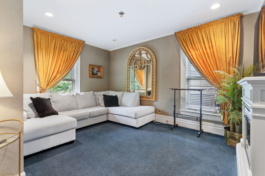 More Photos Of 409 N Jefferson St, New Castle Office Residential For Sale